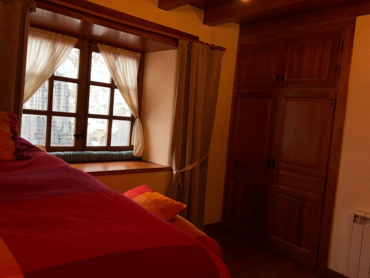 Casa De Piedra Con Encanto En El Bonito Pueblo De Bagergue Ngoại thất bức ảnh