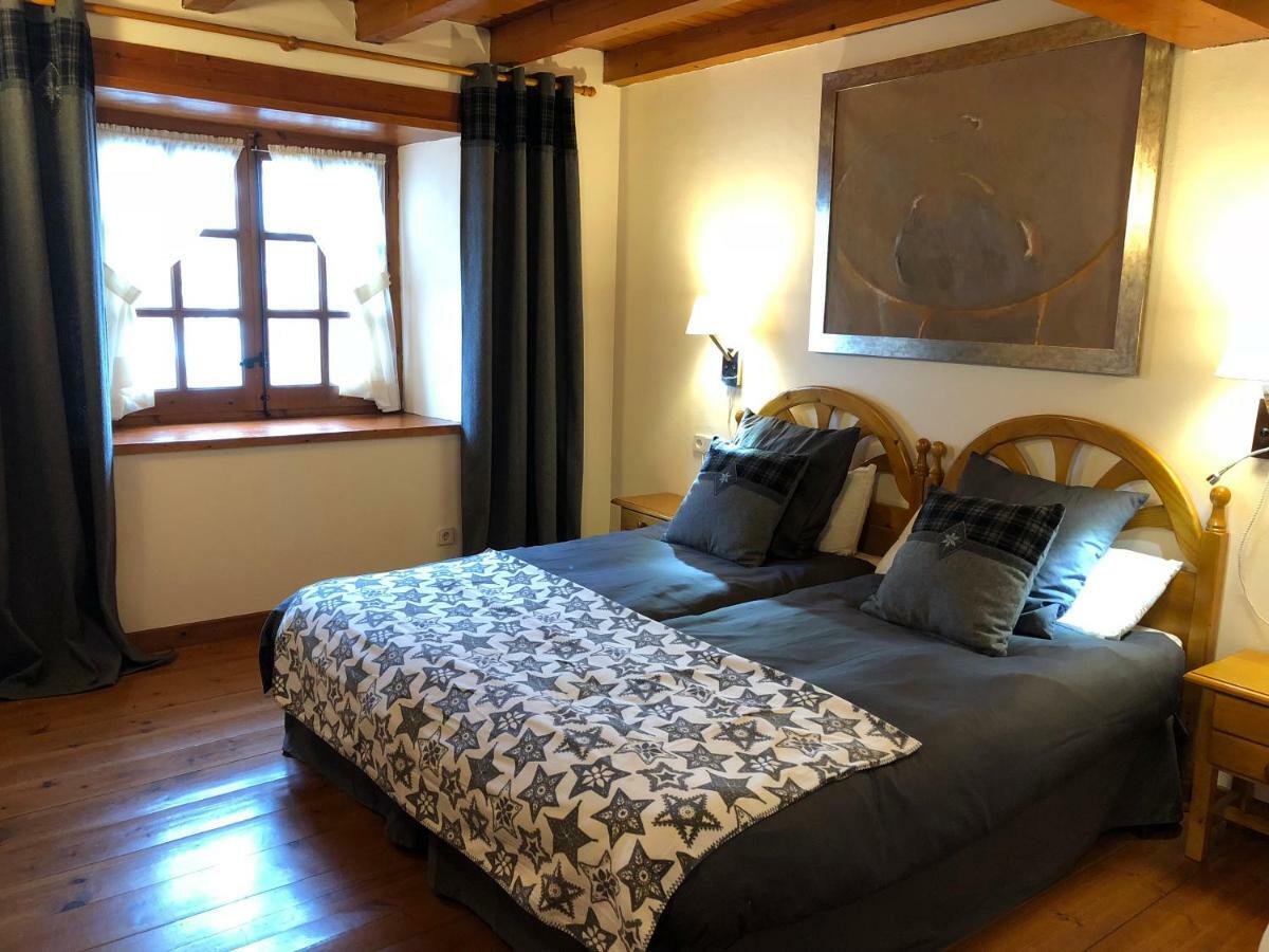 Casa De Piedra Con Encanto En El Bonito Pueblo De Bagergue Ngoại thất bức ảnh